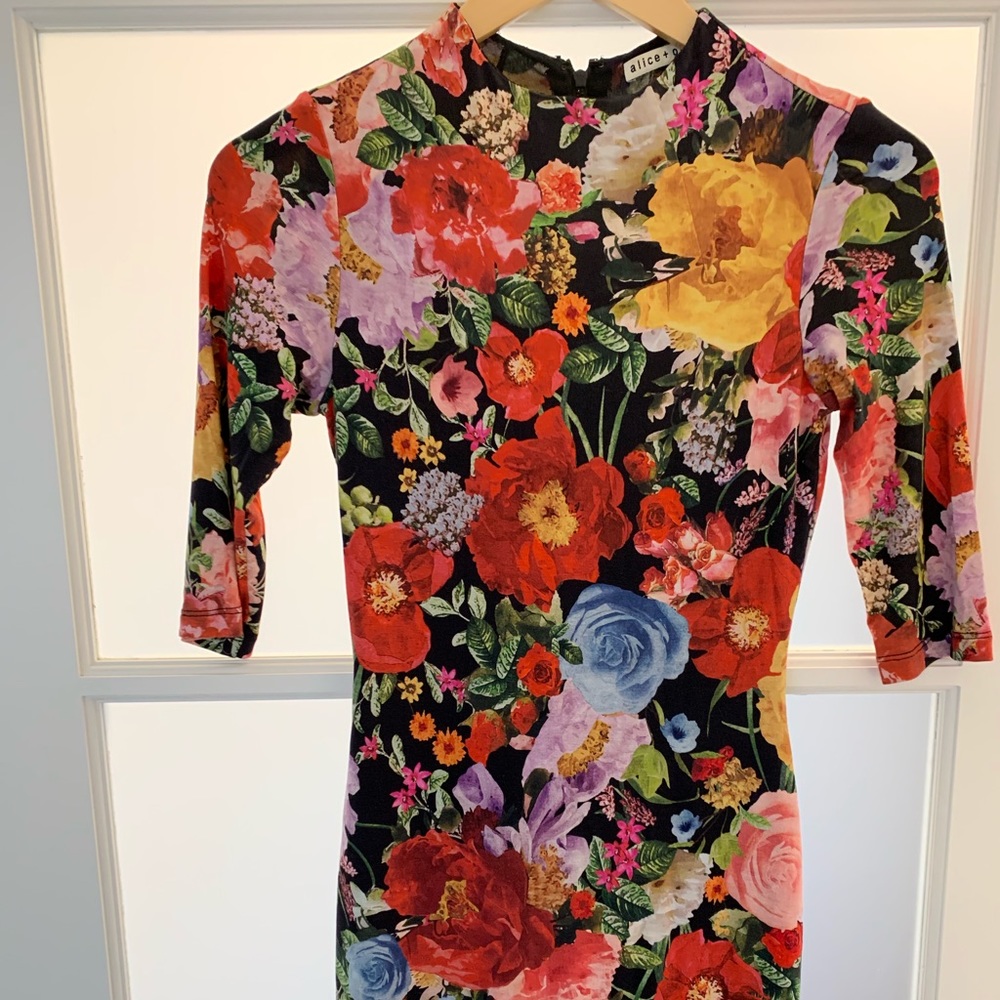 Alice and Olivia fitted floral midi dress Size 0